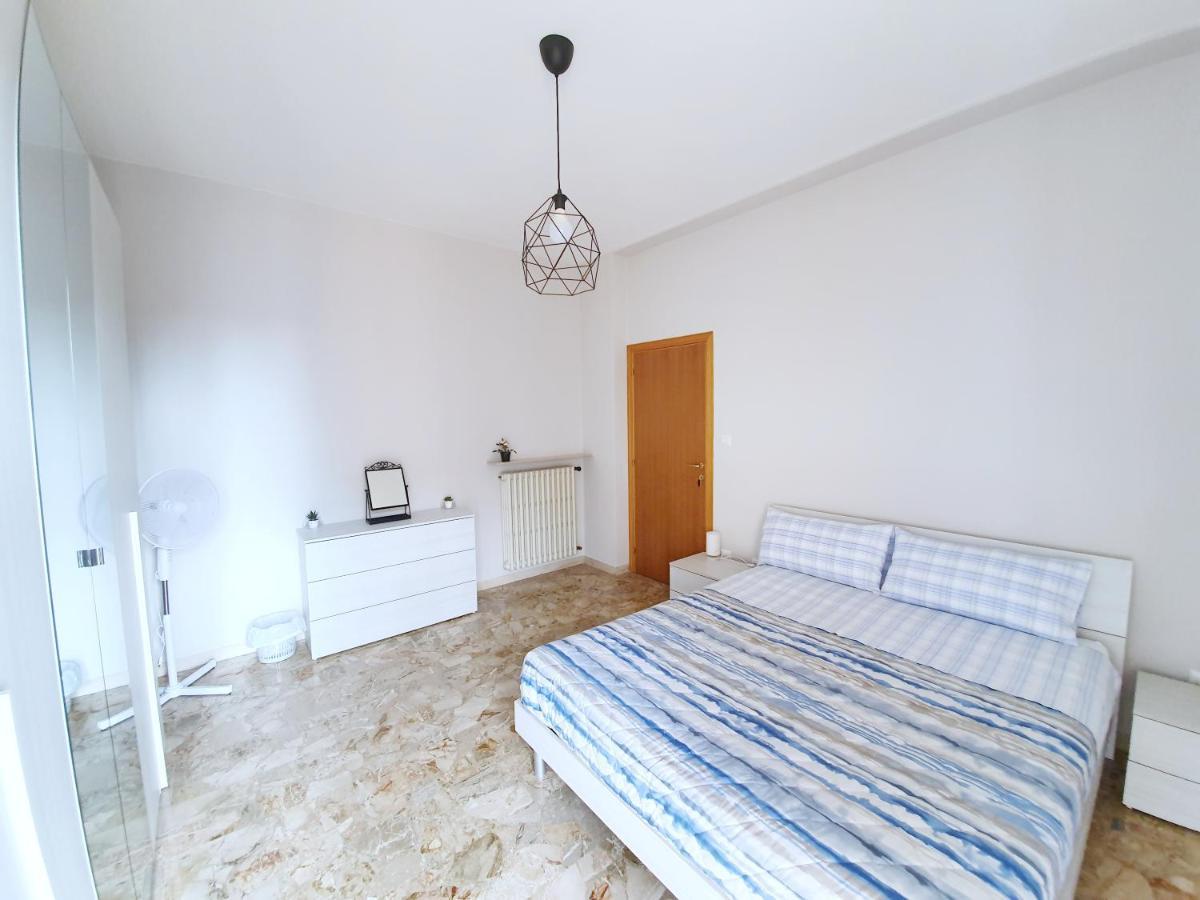 Affittacamere Zona Caserma-Stazione Фолиньо Экстерьер фото