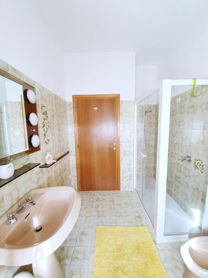 Affittacamere Zona Caserma-Stazione Фолиньо Экстерьер фото