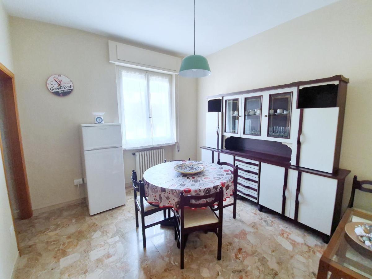 Affittacamere Zona Caserma-Stazione Фолиньо Экстерьер фото